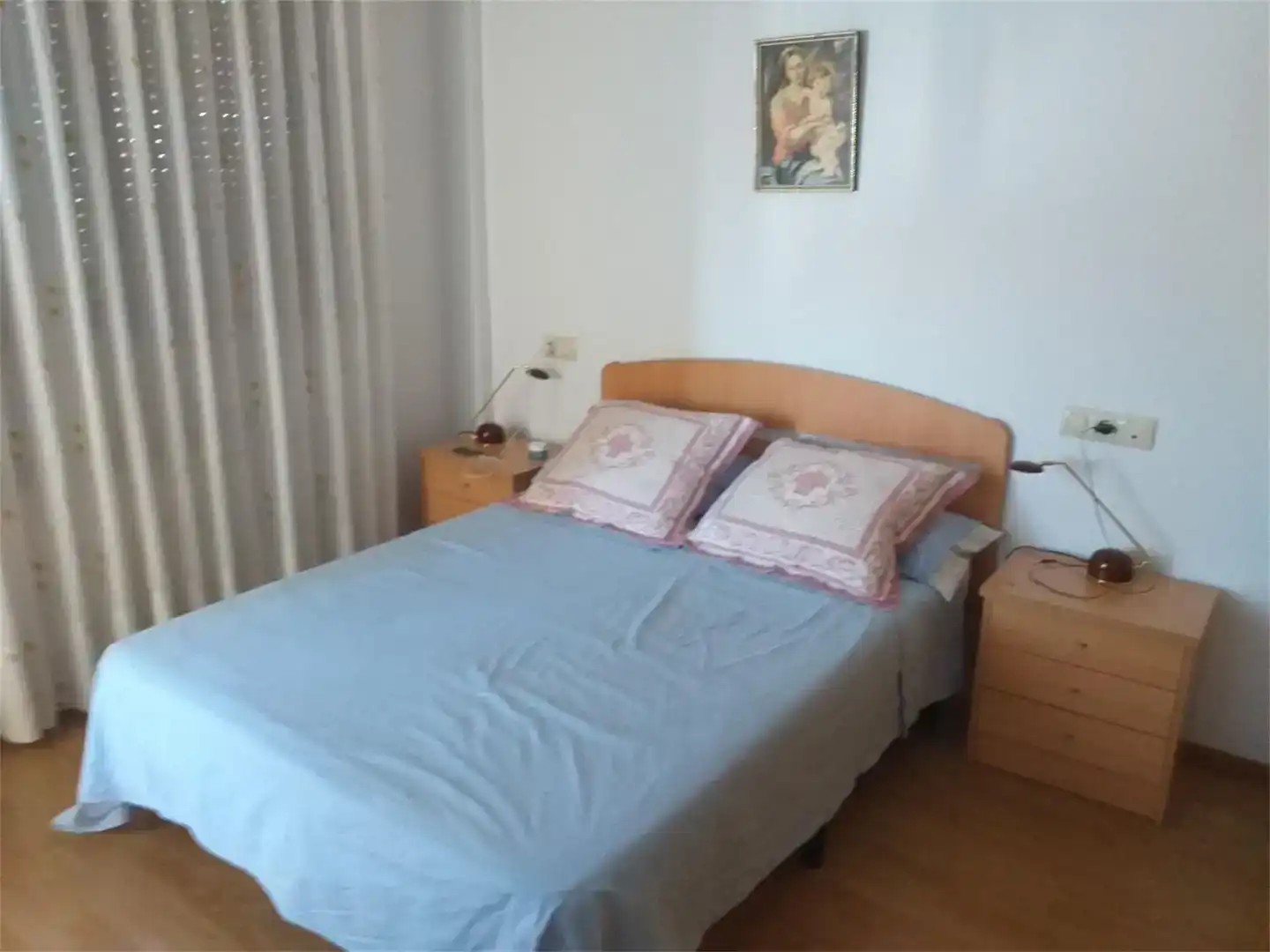 Habitación de Casa adosada en venta en Villavaliente con Parquet, Trastero y Amueblado