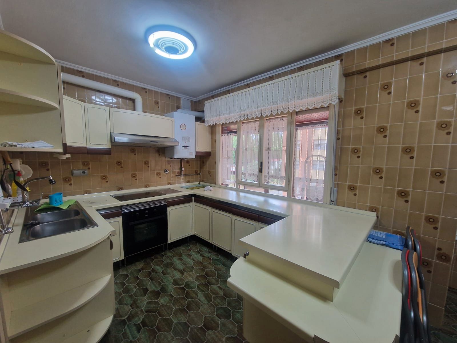 Kitchen of Flat to rent in Avilés  with Heating, Parquet flooring and Terrace