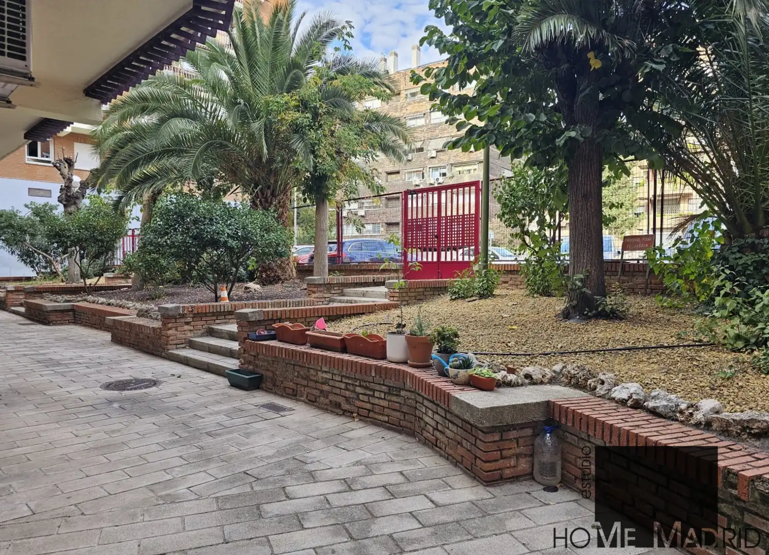 Terrassa de Estudi en venda en Madrid amb Aire condicionat i Moblat