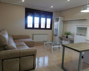 Living room of Flat to rent in Alcázar de San Juan  with Heating, Terrace and Community pool