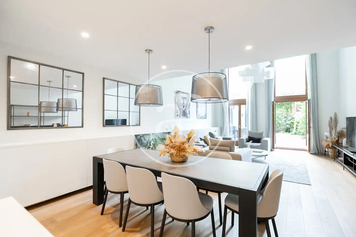 Esszimmer von Maisonette zum Verkauf in  Barcelona Capital mit Klimaanlage, Heizung und Privatgarten