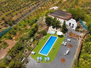 Casa rústica con piscina en venta en Alcalá