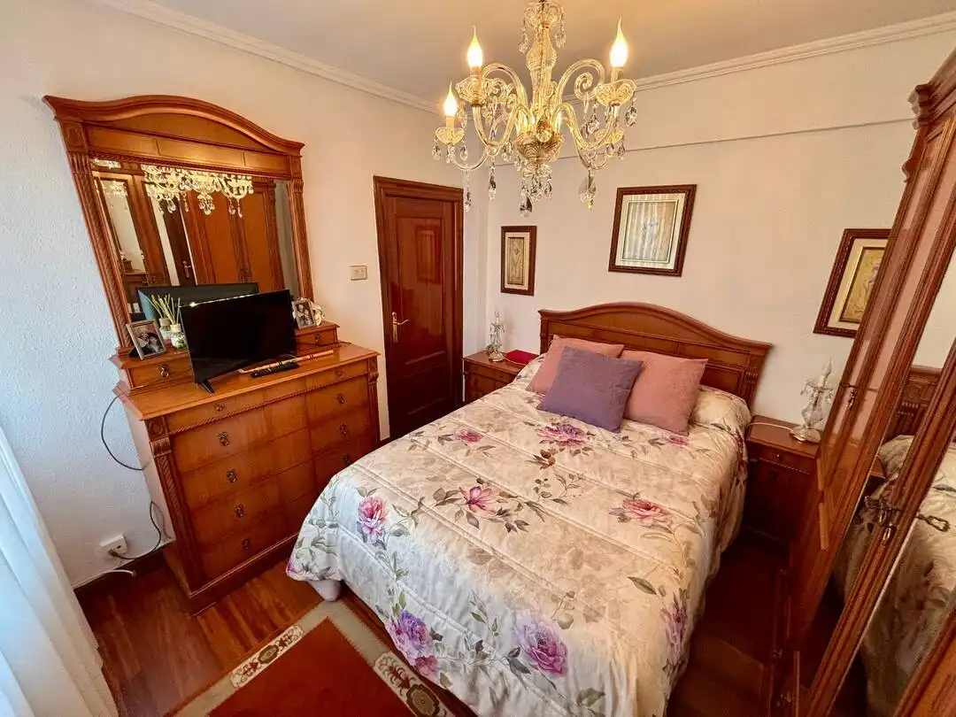 Bedroom of Flat for sale in Bilbao   with Heating and Furnished