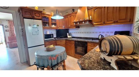 Foto 3 de Casa adosada en venda a Torre de Benagalbón, Málaga