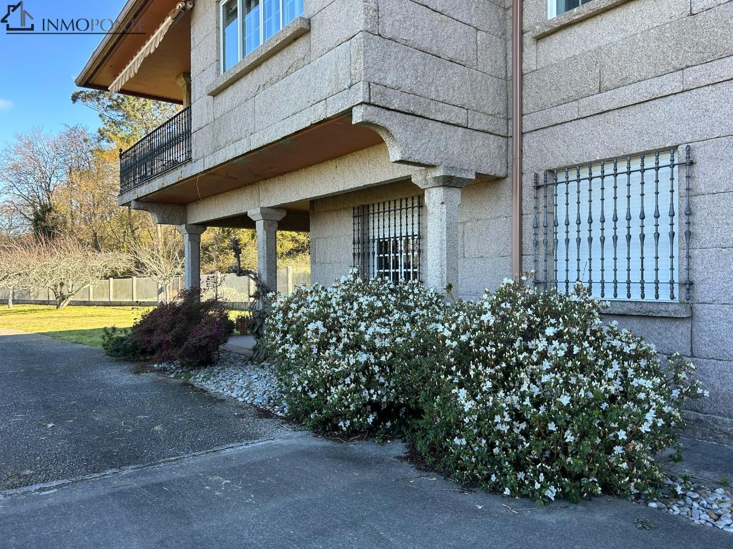 Vista exterior de Casa o xalet en venda en Pontevedra Capital  amb Jardí privat