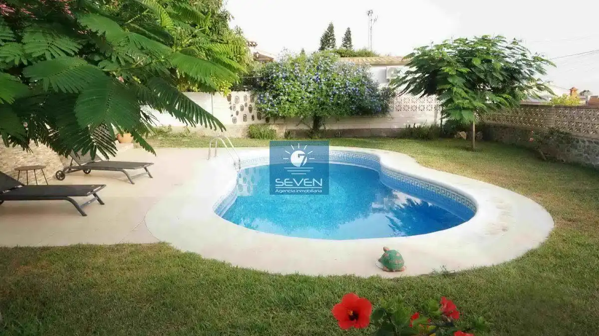 Villa con piscina in vendita a Los Almendros, imagen 3