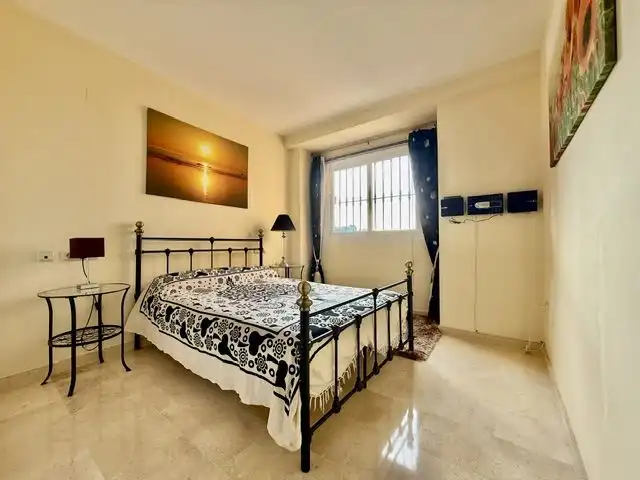 Bedroom of Apartments for sale in Elviria - Cabopino