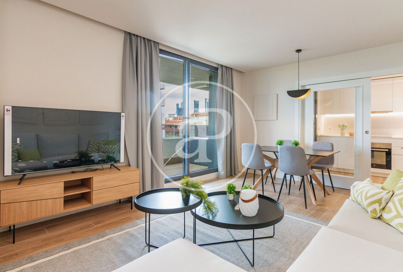 Sala d'estar de Pis en venda en  Madrid Capital amb Aire condicionat, Calefacció i Jardí privat
