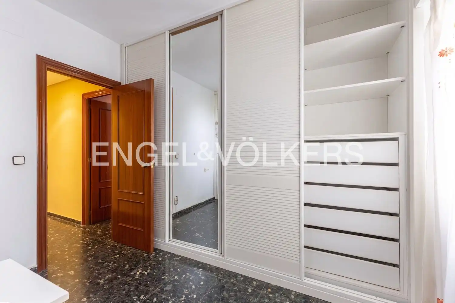 Piso en venta en Valencia con Calefacción y Balcón