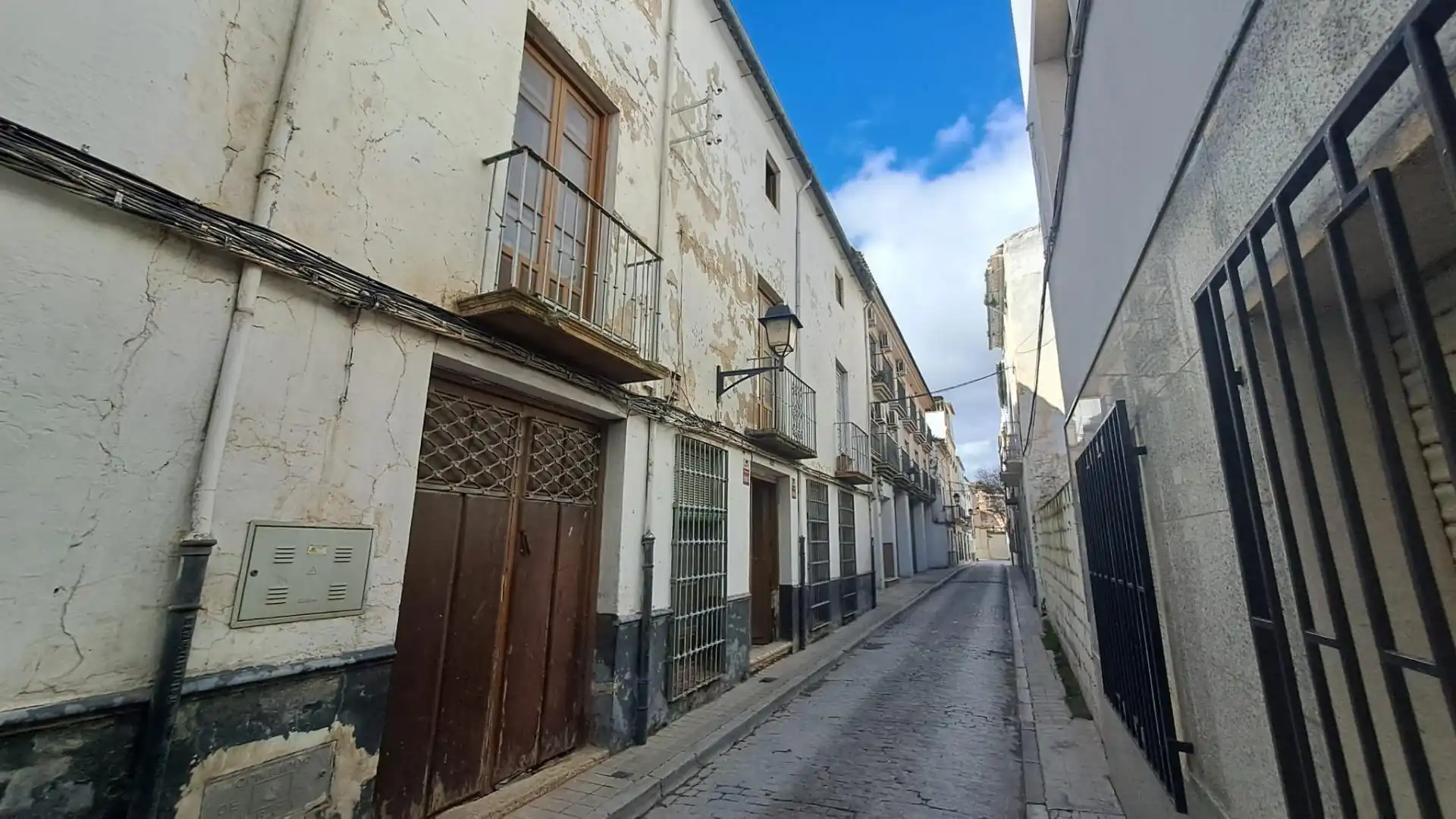 Vista exterior de Casa adosada en venda en Loja amb Terrassa