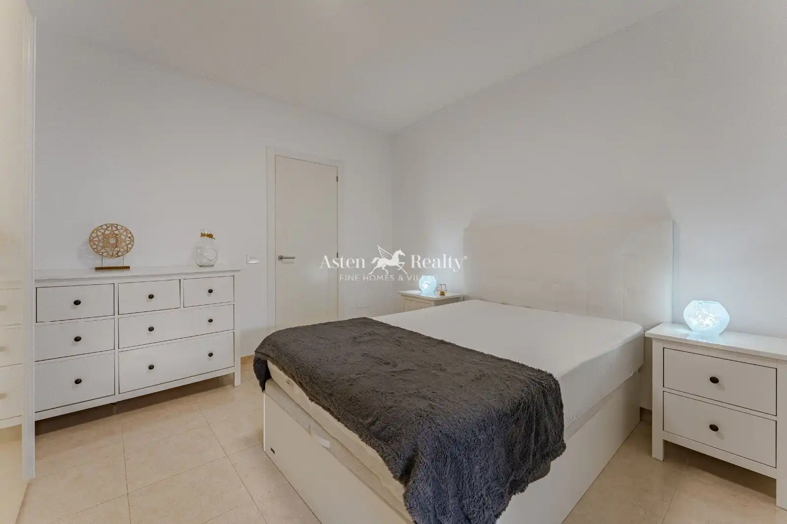 Habitación de Piso en venta en Arona con Terraza, Trastero y Amueblado