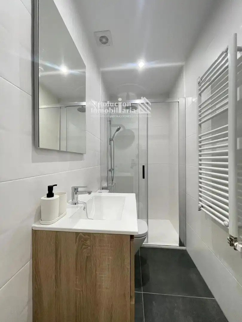 Bathroom of Flat for rent in Salamanca  with Heating and Furnished