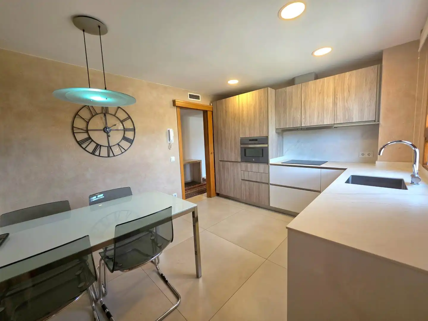 Cuina de Pis de lloguer en  Palma de Mallorca amb Aire condicionat, Calefacció i Jardí privat