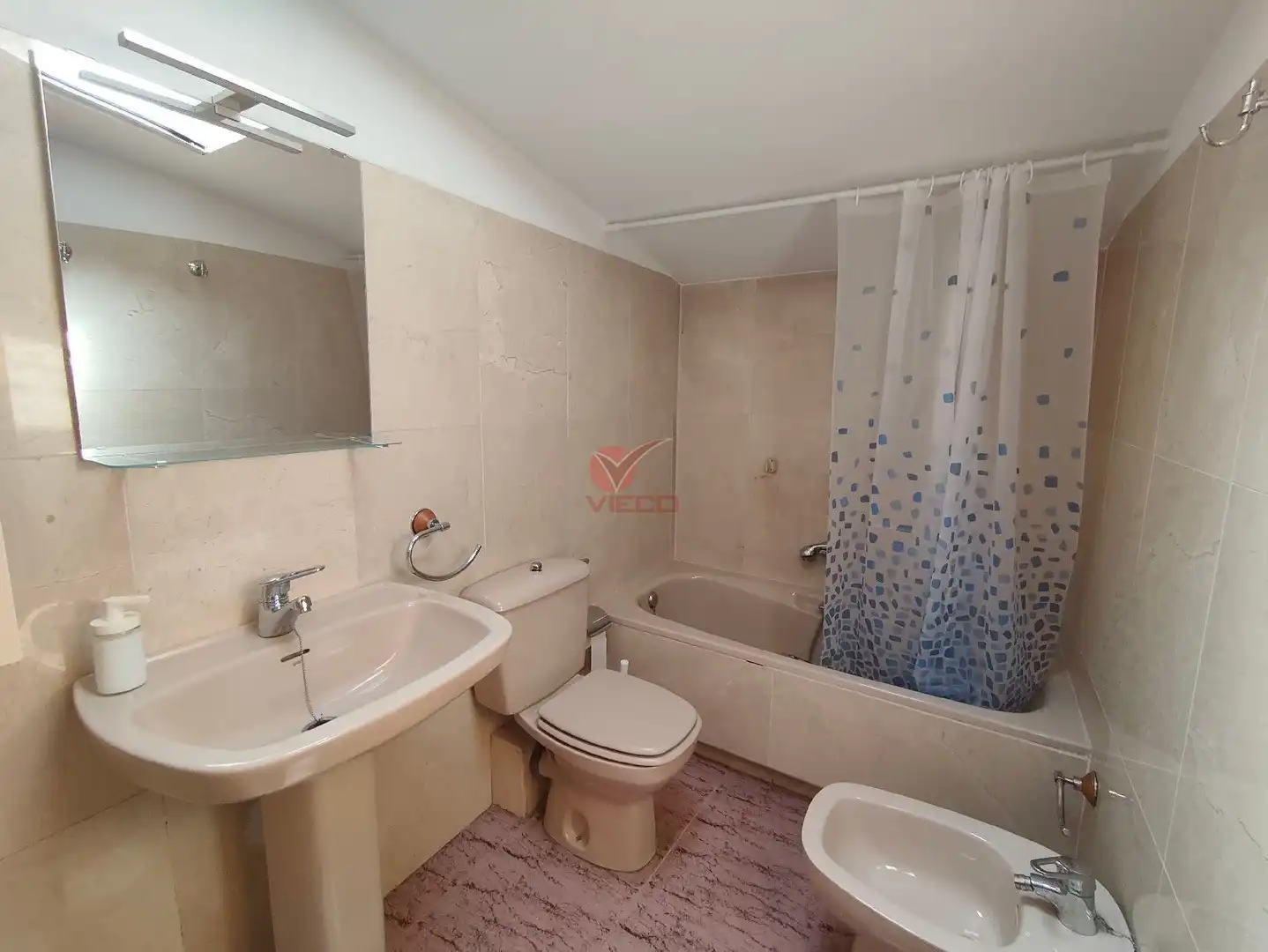 Badezimmer von Wohnung zur Miete in Cuenca mit Heizung, Abstellraum und Möbliert