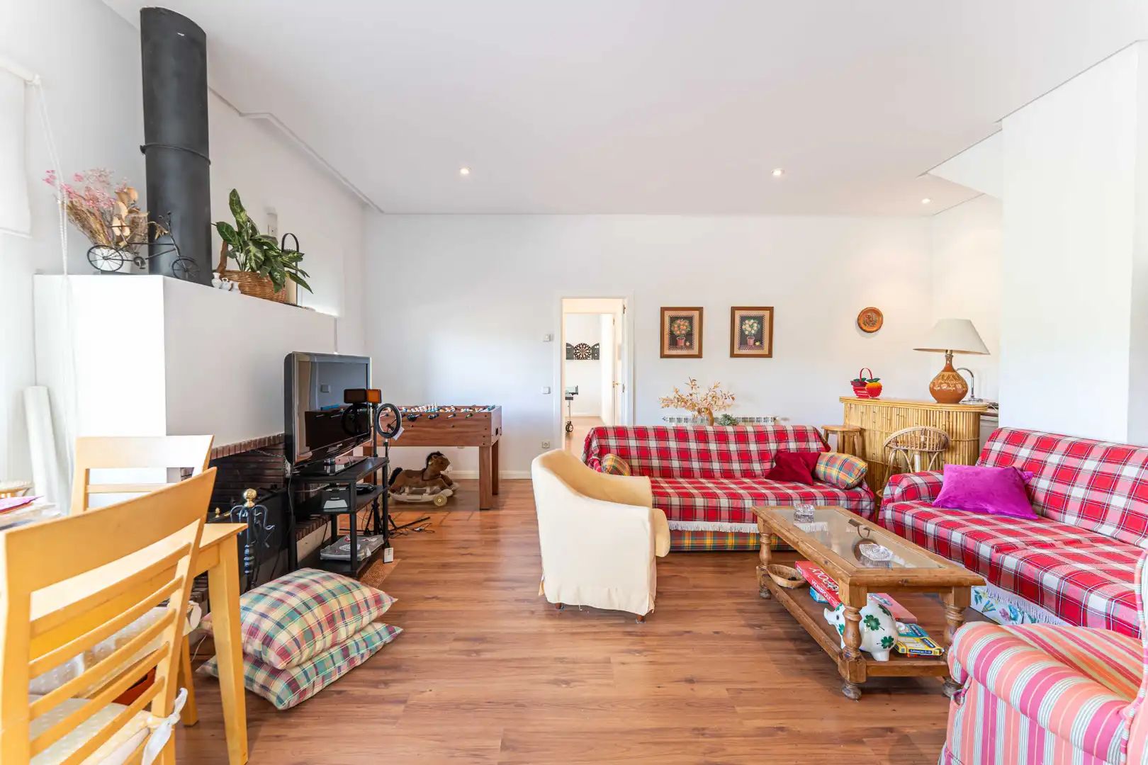 Sala d'estar de Casa o xalet en venda en Torrelodones amb Calefacció, Jardí privat i Parquet