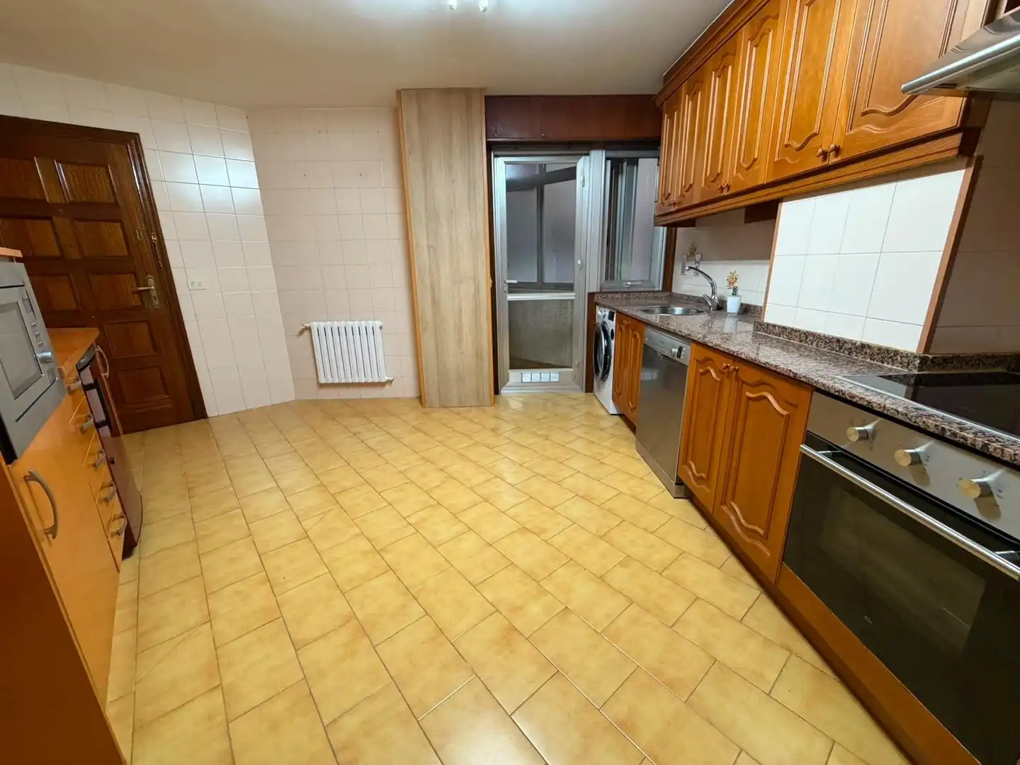 Cocina de Piso de alquiler en A Coruña Capital  con Calefacción y Parquet