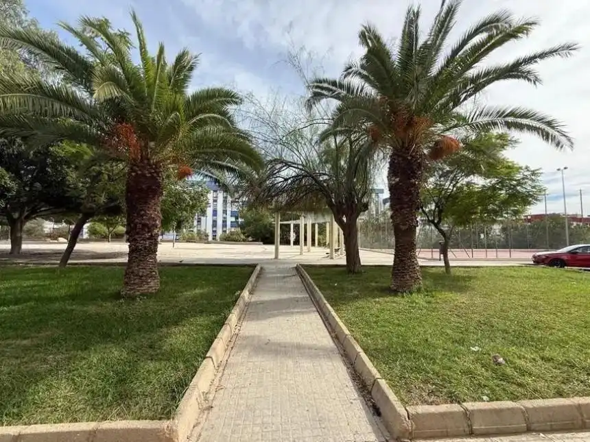 Vista exterior de Piso en venta en Alicante / Alacant