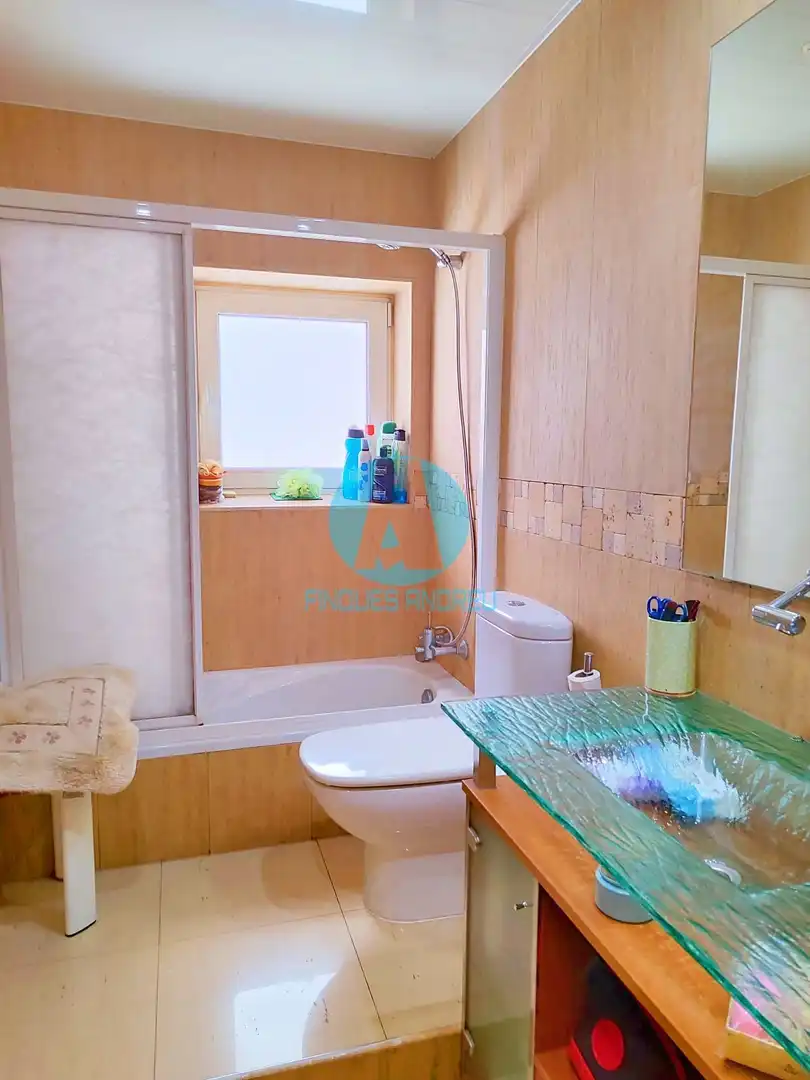 Baño de Piso en venta en Mataró con Aire acondicionado, Calefacción y Terraza