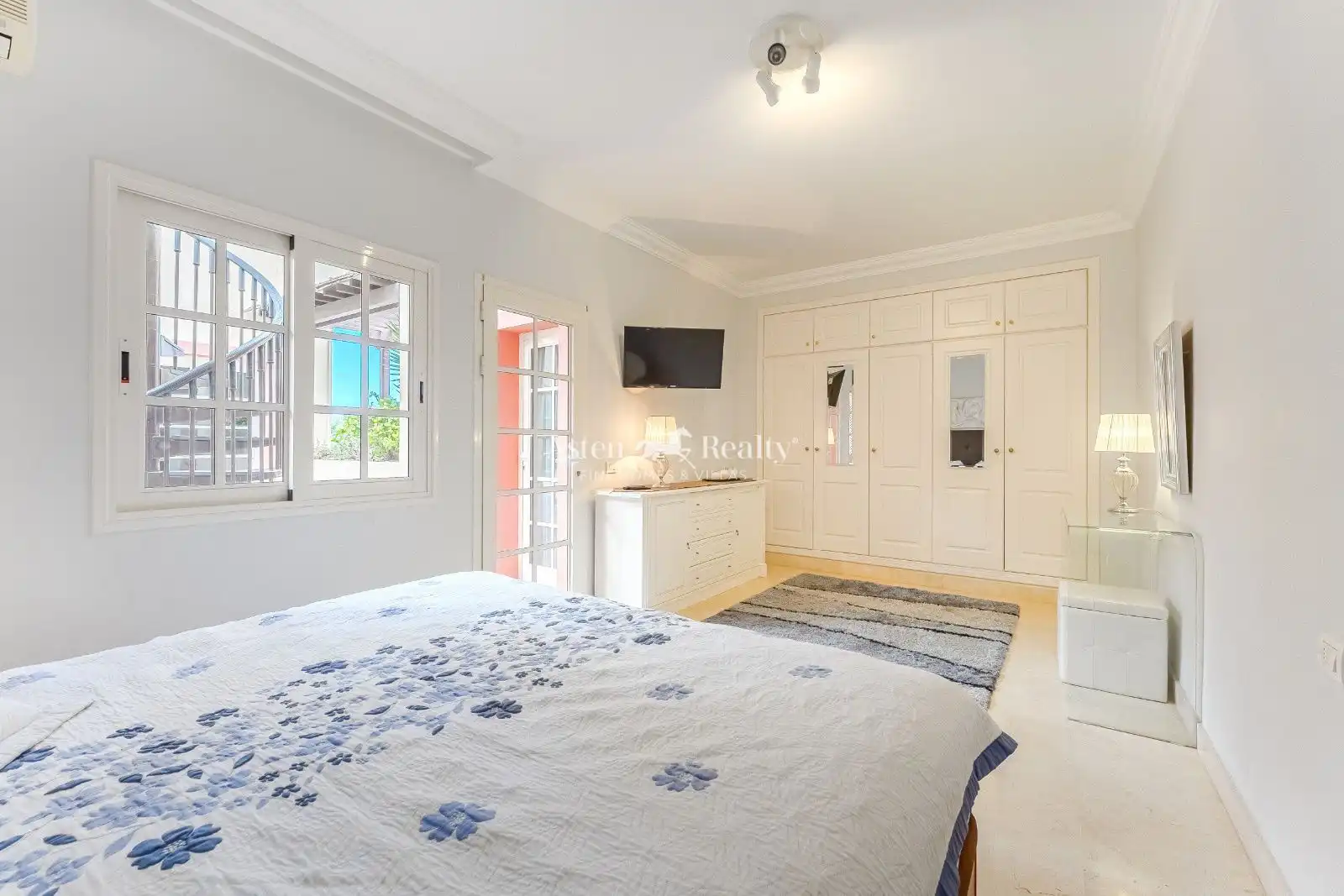 Schlafzimmer von Dachboden zum Verkauf in Adeje mit Klimaanlage, Terrasse und Abstellraum