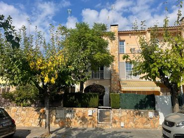 Adossat amb jardí en venda a Camí de L'Hort de Pau