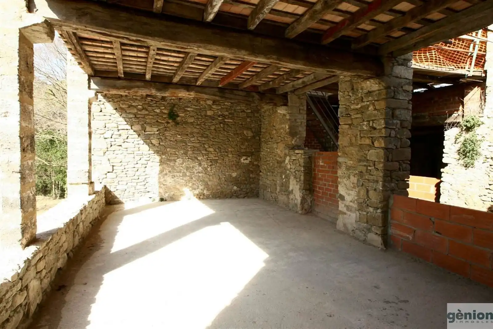 Country house zum Verkauf in Camós mit Privatgarten und Abstellraum
