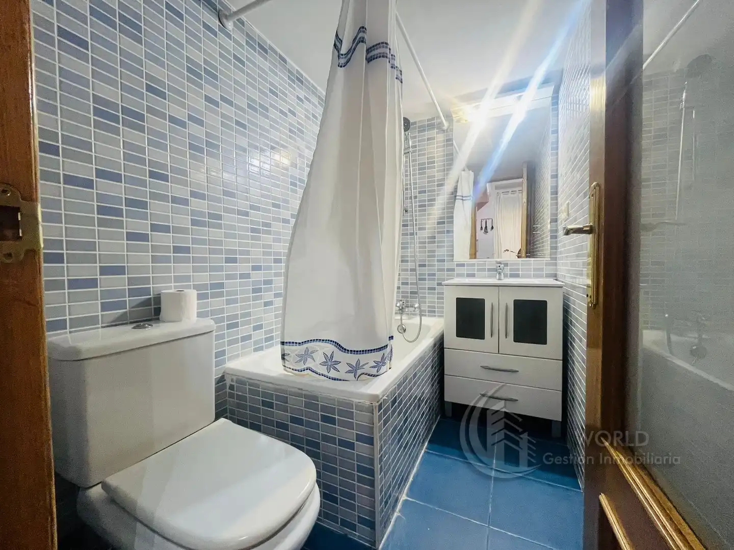 Bathroom of Duplexes for rent in Madrid  with Heating, Furnished and Washing machine