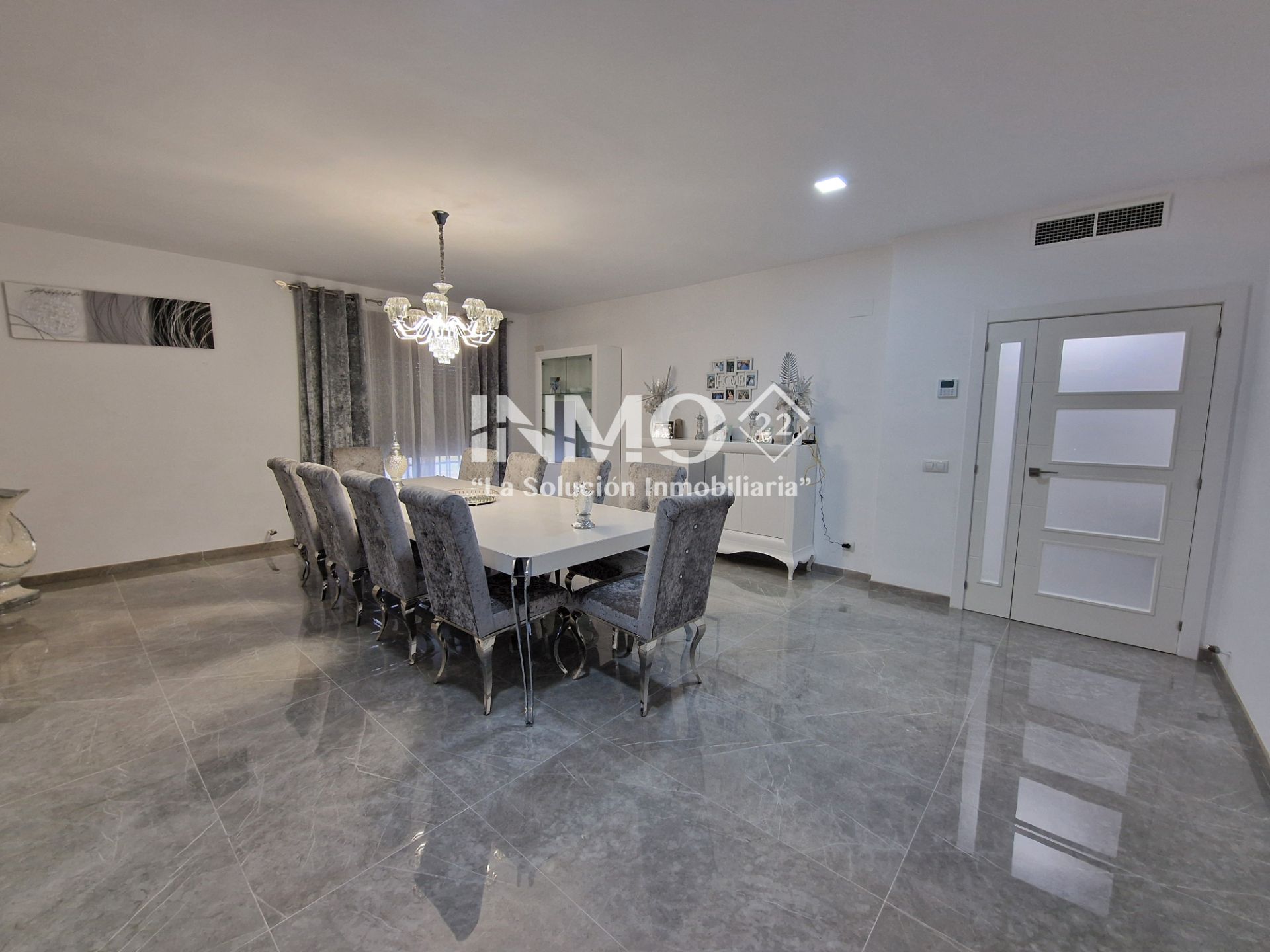 Menjador de Casa o xalet en venda en Mont-roig del Camp amb Aire condicionat, Calefacció i Jardí privat