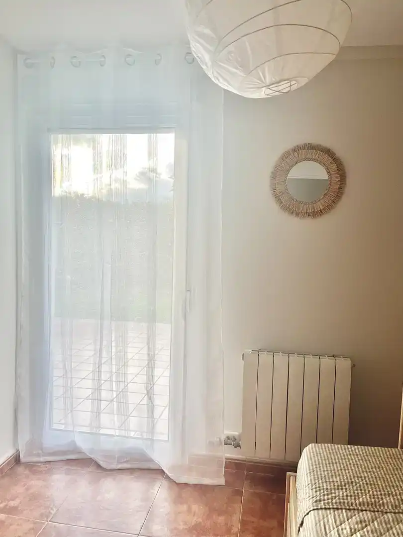 Dormitori de Casa adosada en venda en Medina de Pomar amb Jardí privat, Traster i Piscina