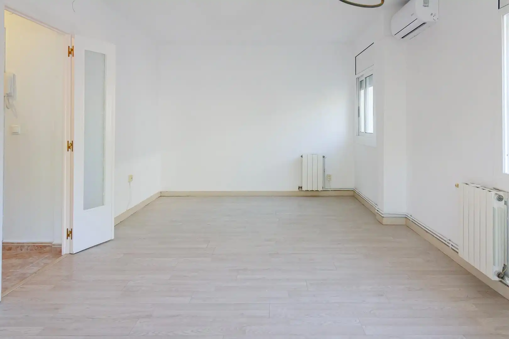 Wohnung zum Verkauf in Castelldefels mit Klimaanlage, Heizung und Terrasse