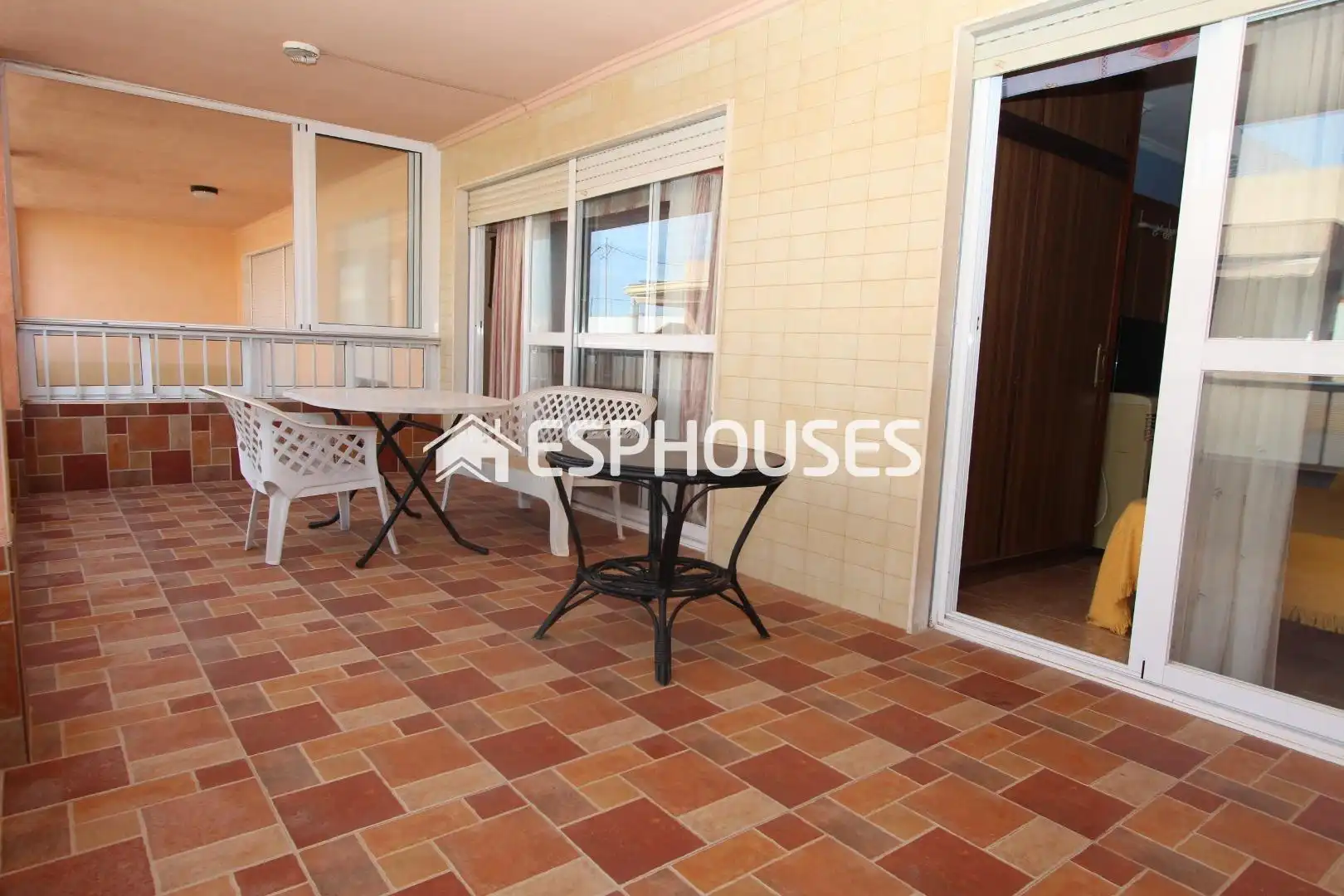 Terrasse von Wohnung zum Verkauf in Guardamar del Segura mit Klimaanlage, Terrasse und Möbliert