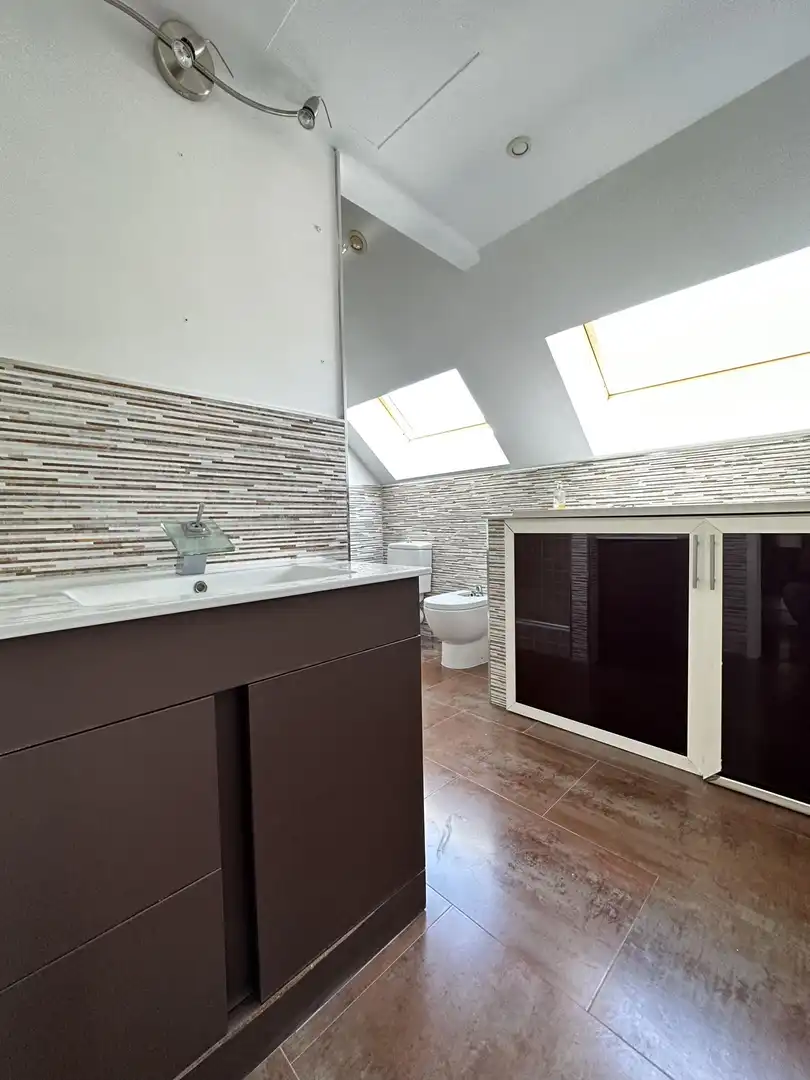Baño de Casa o chalet en venta en Boadilla del Monte con Aire acondicionado, Jardín privado y Trastero