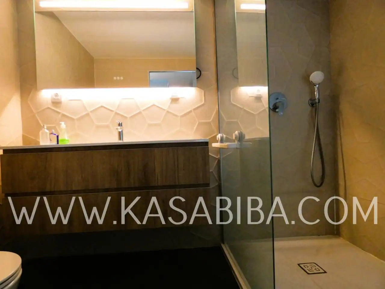 Bathroom of Attic for sale in Xirivella  with Air Conditioner, Heating and Parquet flooring