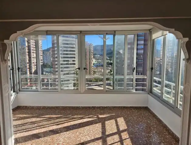 Vista exterior de Piso en venta en Benidorm con Aire acondicionado y Piscina comunitaria