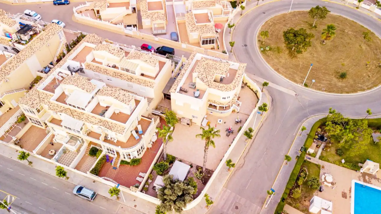 Vista exterior de Casa o xalet en venda en Torrevieja amb Piscina