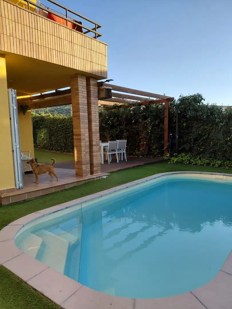 Swimming pool of Houses for sale in Vilanova del Vallès  with Air Conditioner, Heating and Private garden