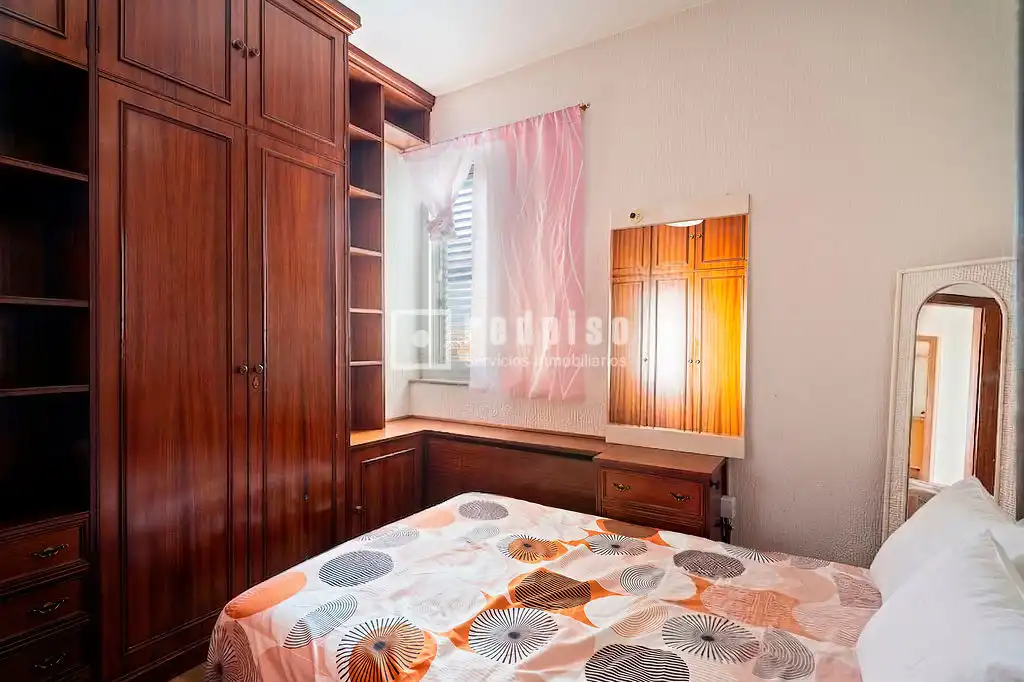 Habitación de Piso en venta en Madrid con Calefacción