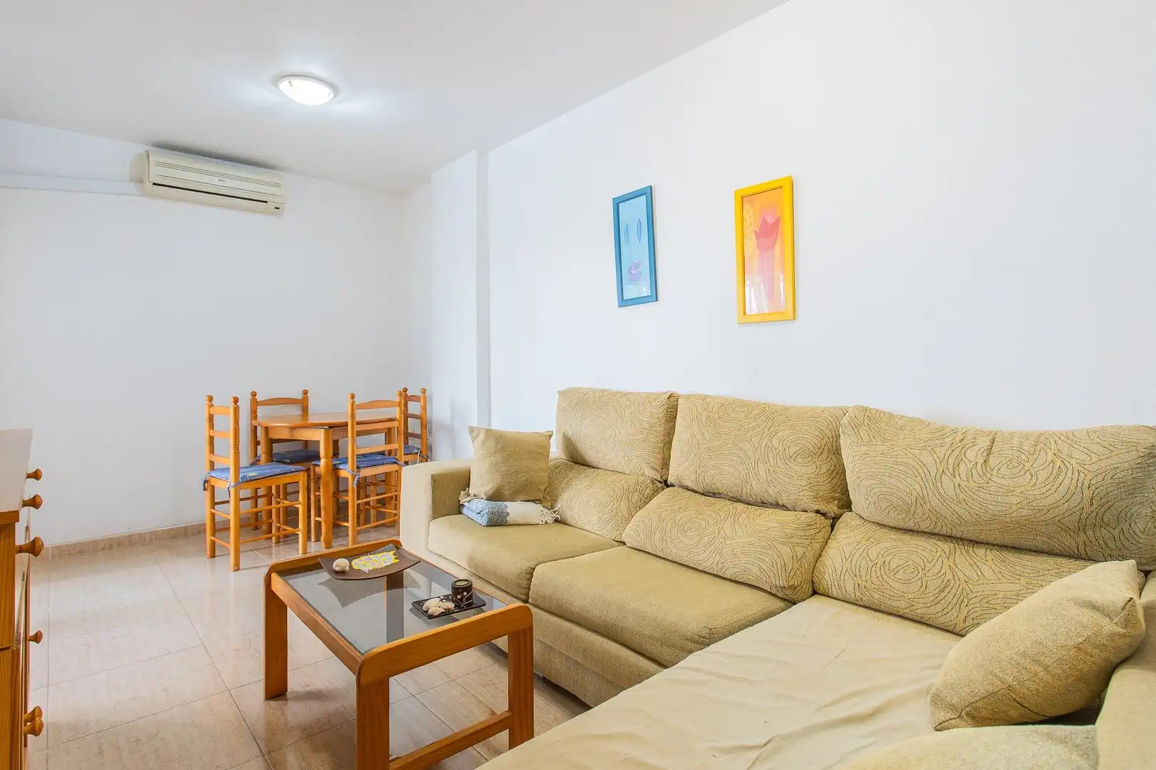 Sala d'estar de Apartament en venda en Torrevieja amb Aire condicionat, Terrassa i Piscina comunitària