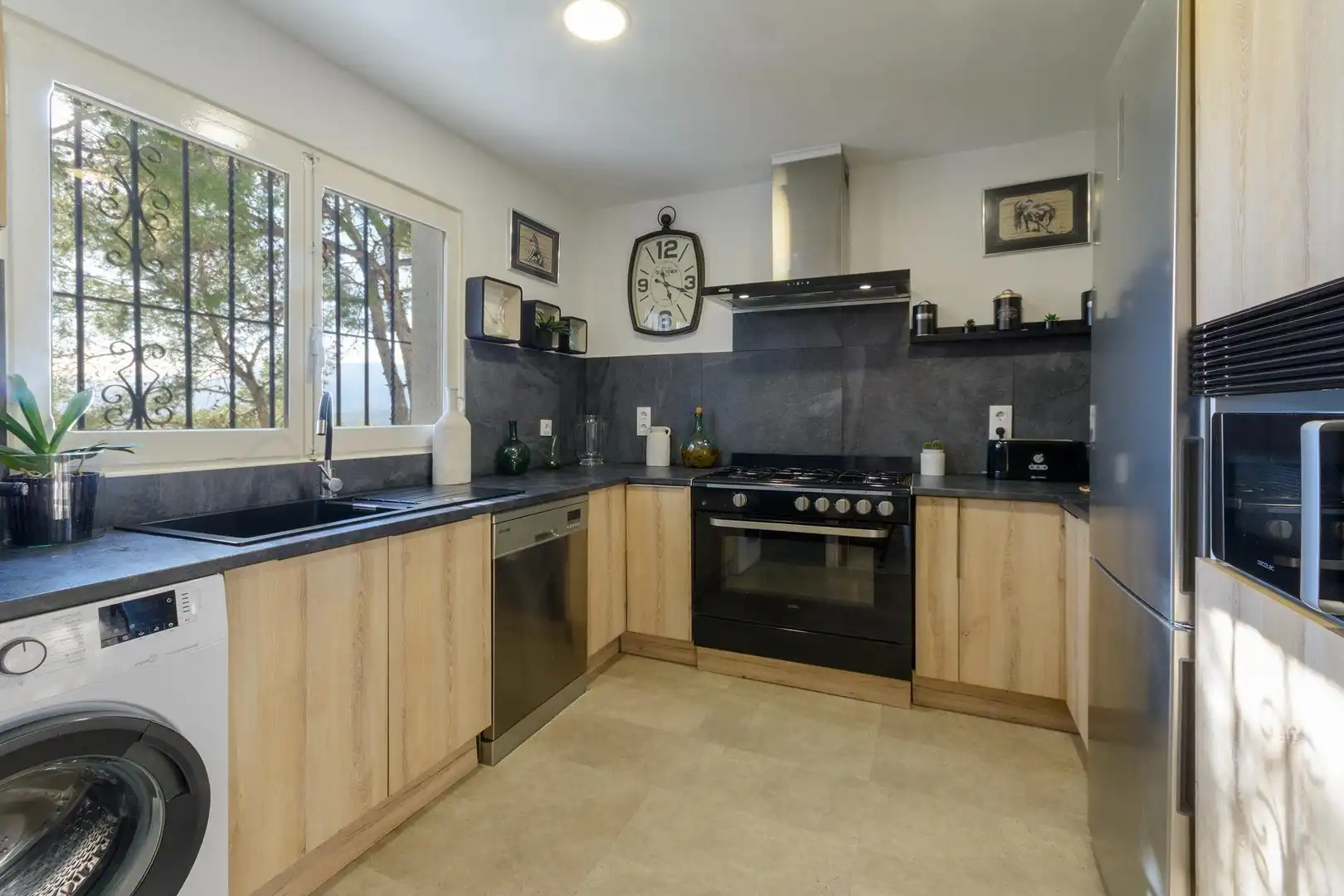 Cocina de Casa o chalet en venta en Gandia con Jardín privado, Terraza y Piscina