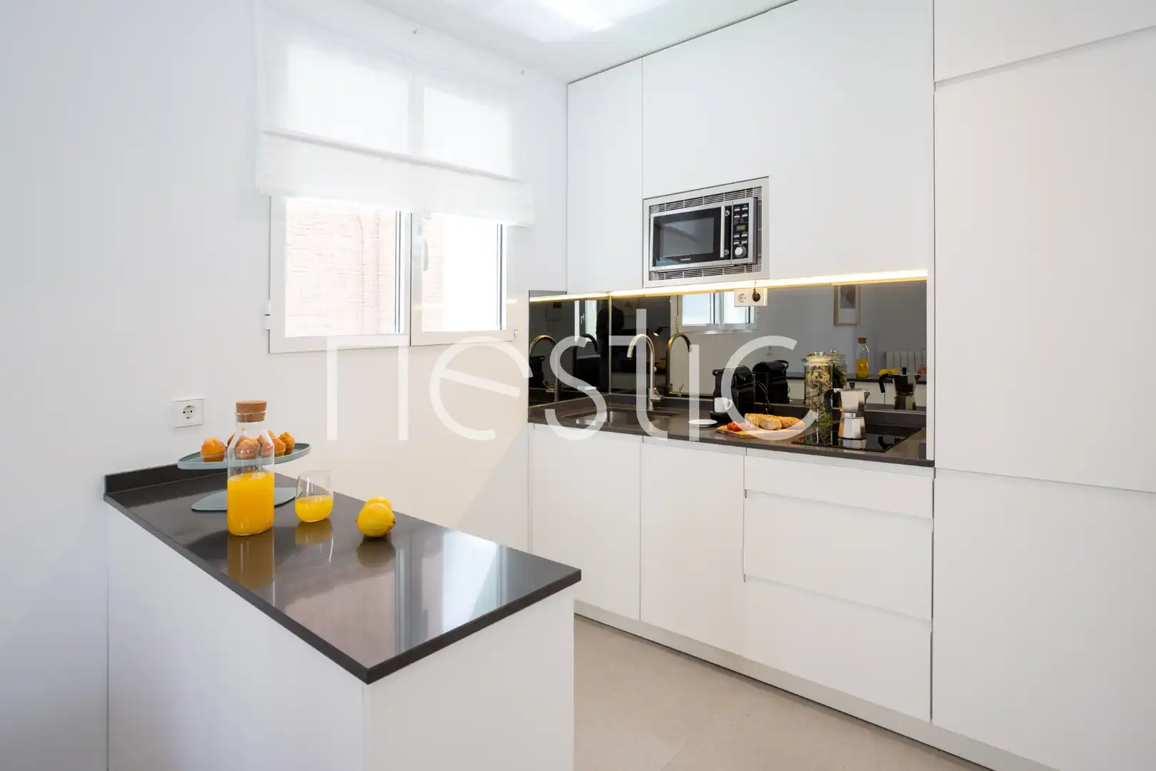 Cocina de Apartamento de alquiler en Madrid con Aire acondicionado, Calefacción y Amueblado