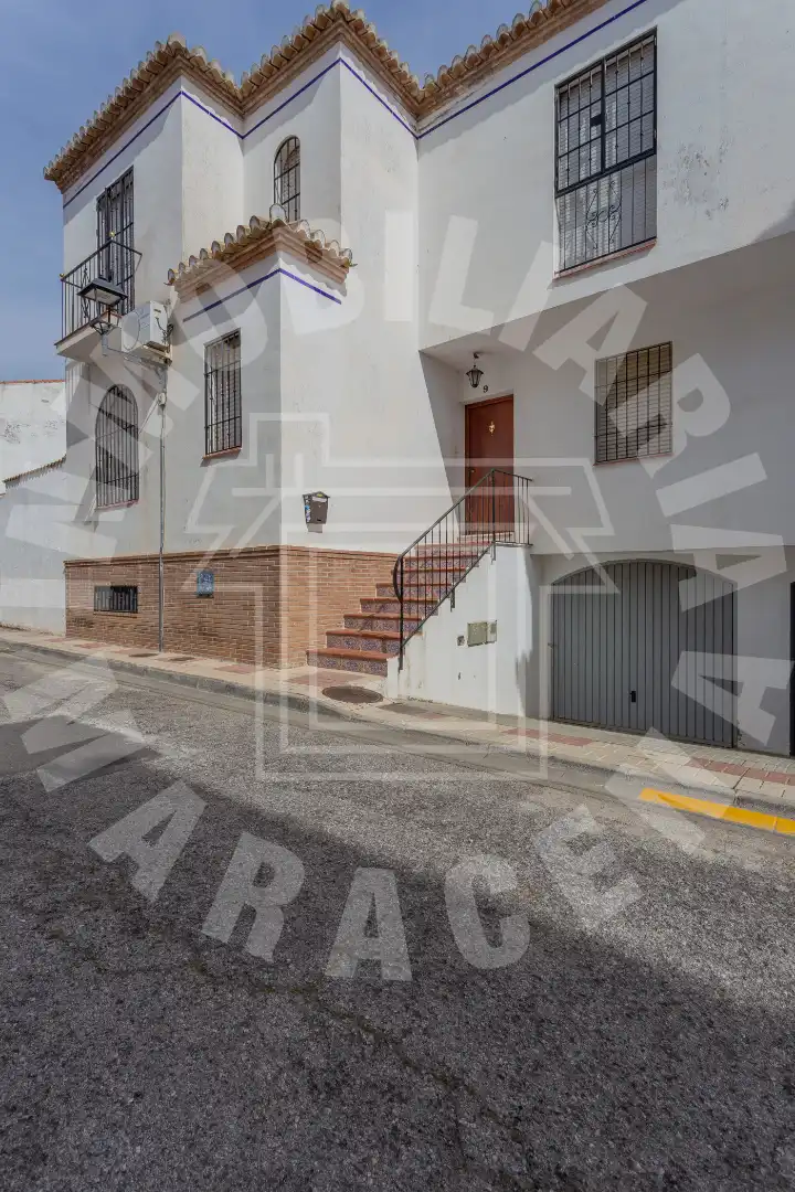Vista exterior de Casa adosada en venda en Maracena amb Aire condicionat, Calefacció i Traster
