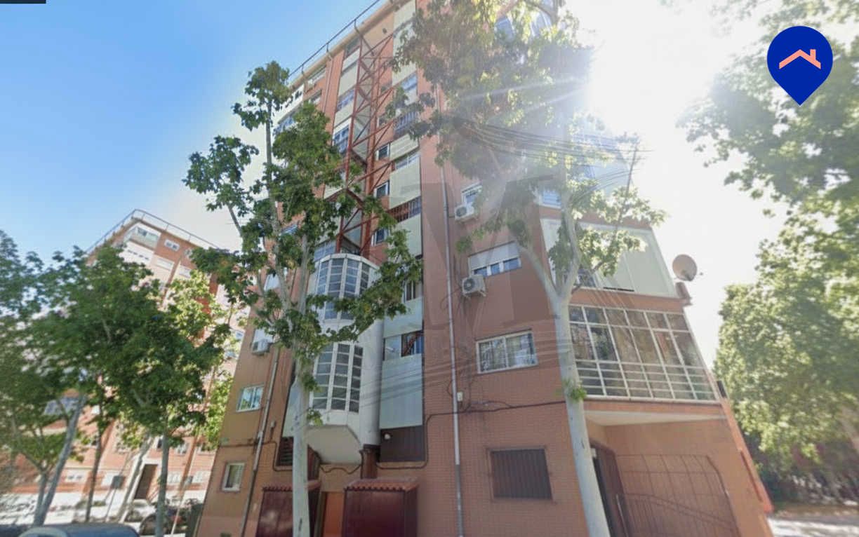 Vista exterior de Pis en venda en  Madrid Capital amb Aire condicionat, Terrassa i Balcó
