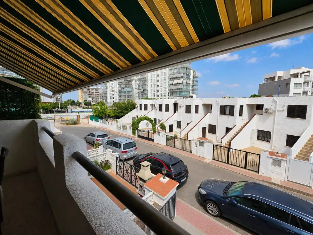 Vista exterior de Casa adosada en venda en Peñíscola / Peníscola amb Aire condicionat, Calefacció i Terrassa