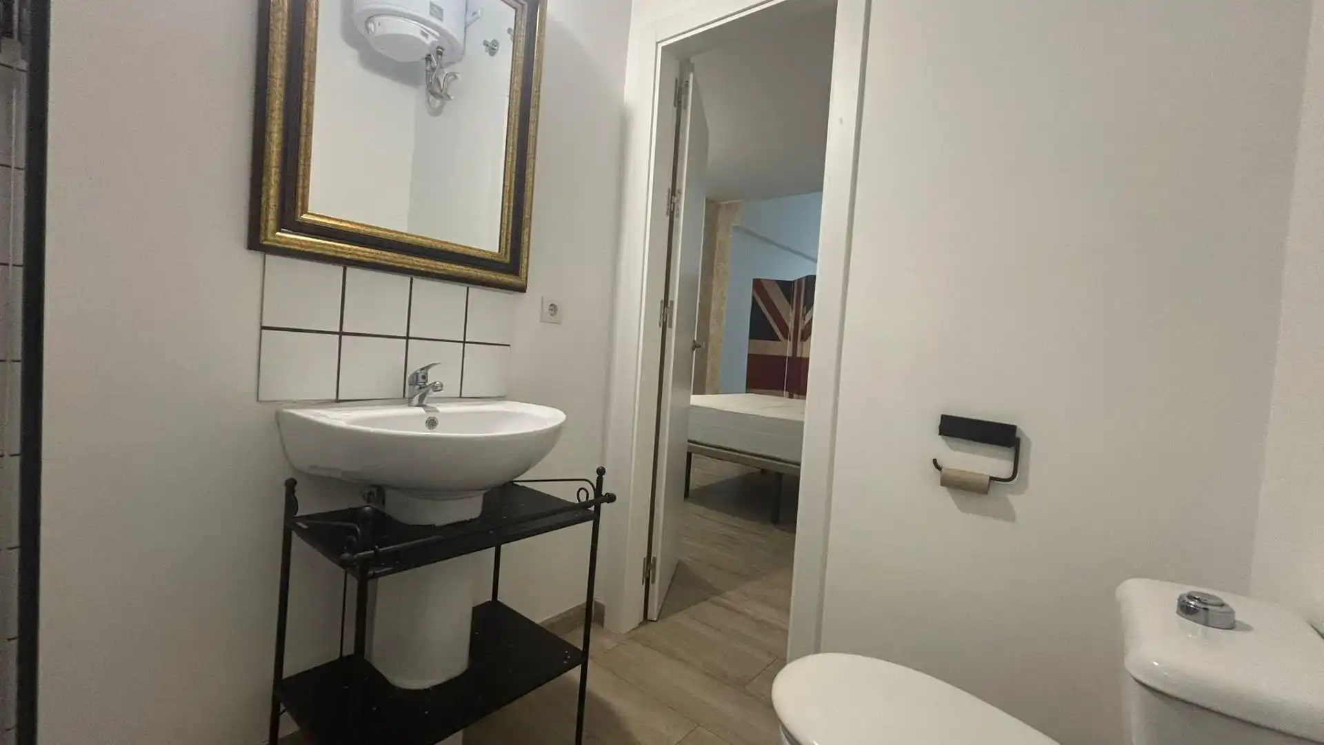 Bathroom of Apartments for sale in Sevilla  with Air Conditioner
