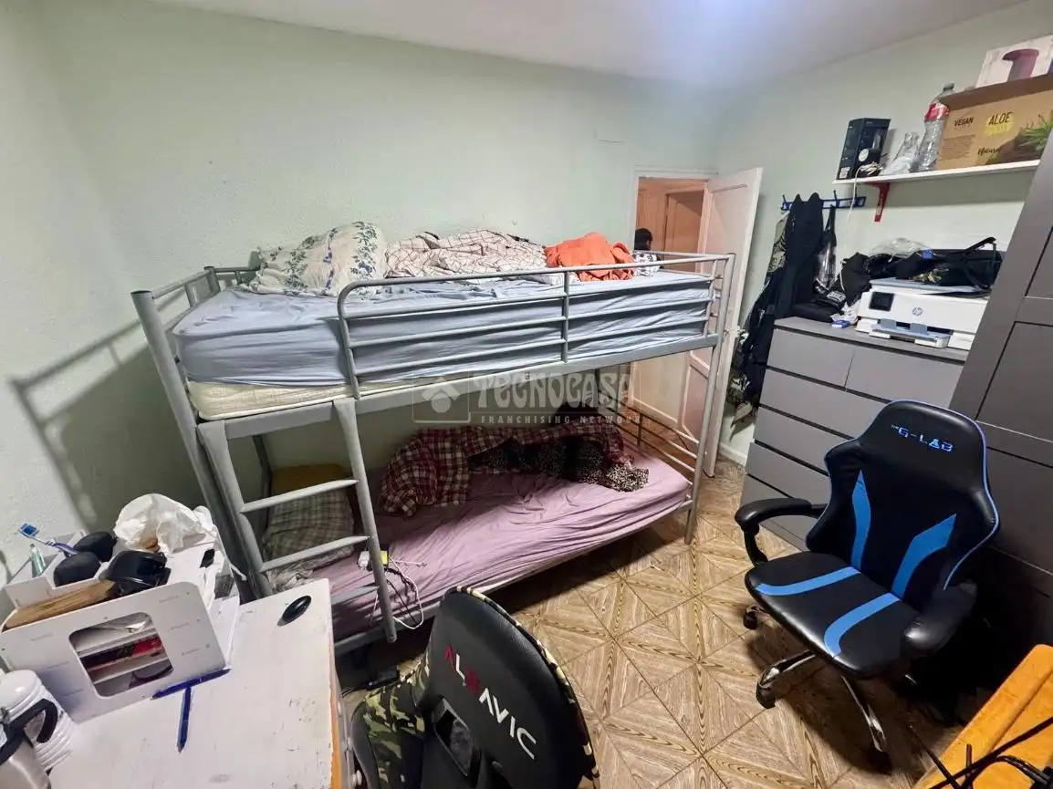 Habitación de Piso en venta en Madrid con Calefacción