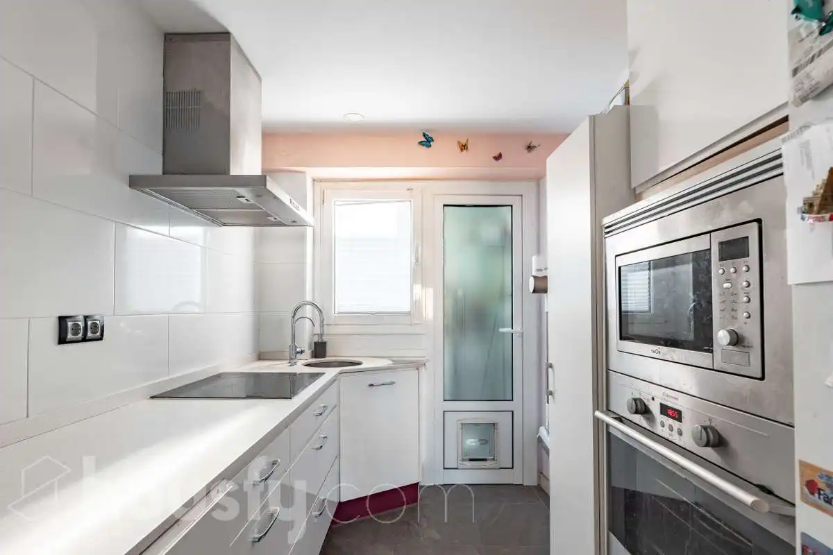 Küche von Wohnung zum Verkauf in Rubí mit Klimaanlage, Heizung und Parkett