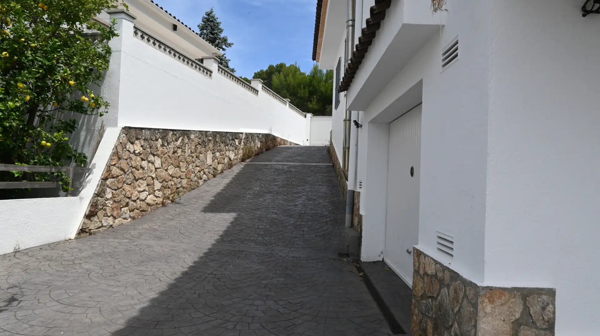 Vista exterior de Casa o chalet en venta en L'Escala con Aire acondicionado, Calefacción y Jardín privado
