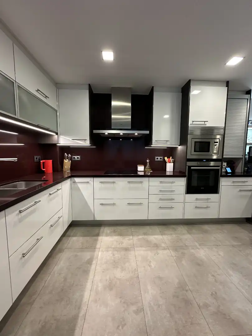 Cuina de Pis de lloguer en Barcelona amb Aire condicionat, Calefacció i Parquet