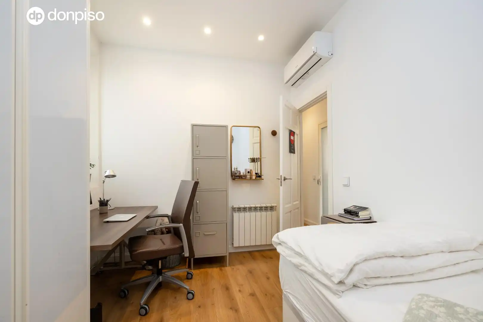Piso con terraza en venta en Calle Santa Teresa 13, imagen 17
