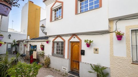 Encantadora casa adosada de 3 plantas en el corazón del Casco Histórico de Estepona, a pocos pasos de la playa