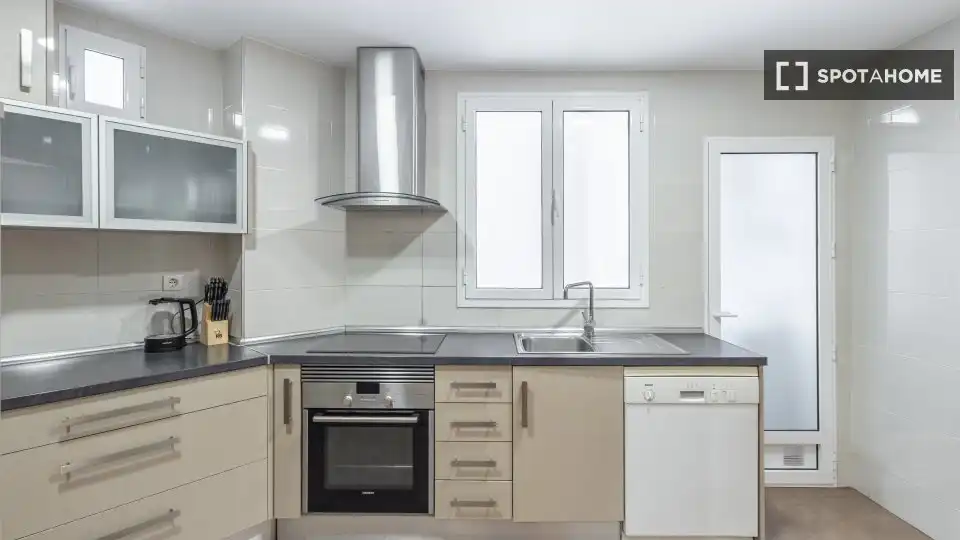 Cocina de Piso de alquiler en Granada con Aire acondicionado, Calefacción y Amueblado